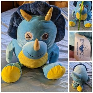 Hug fun squishy dinosaur !